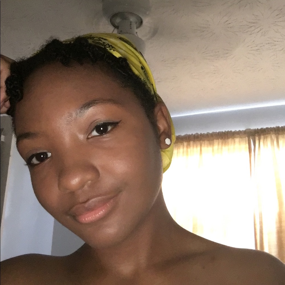 Meet your Posher, Briana